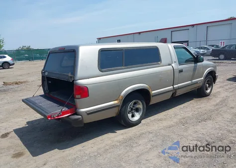 2002 Chevrolet S-10 Ls из США, поврежденный, VIN 1GCCS14W828238193